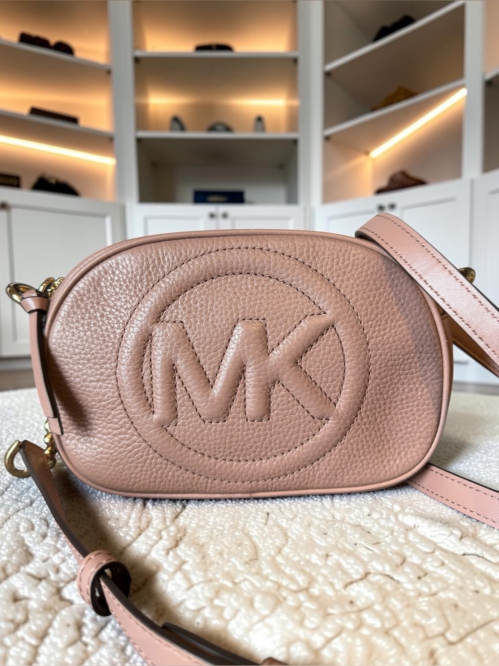 Authentic Michael Kors Pebbled Leather Camera Crossbody Bag - Picture 4 of 11